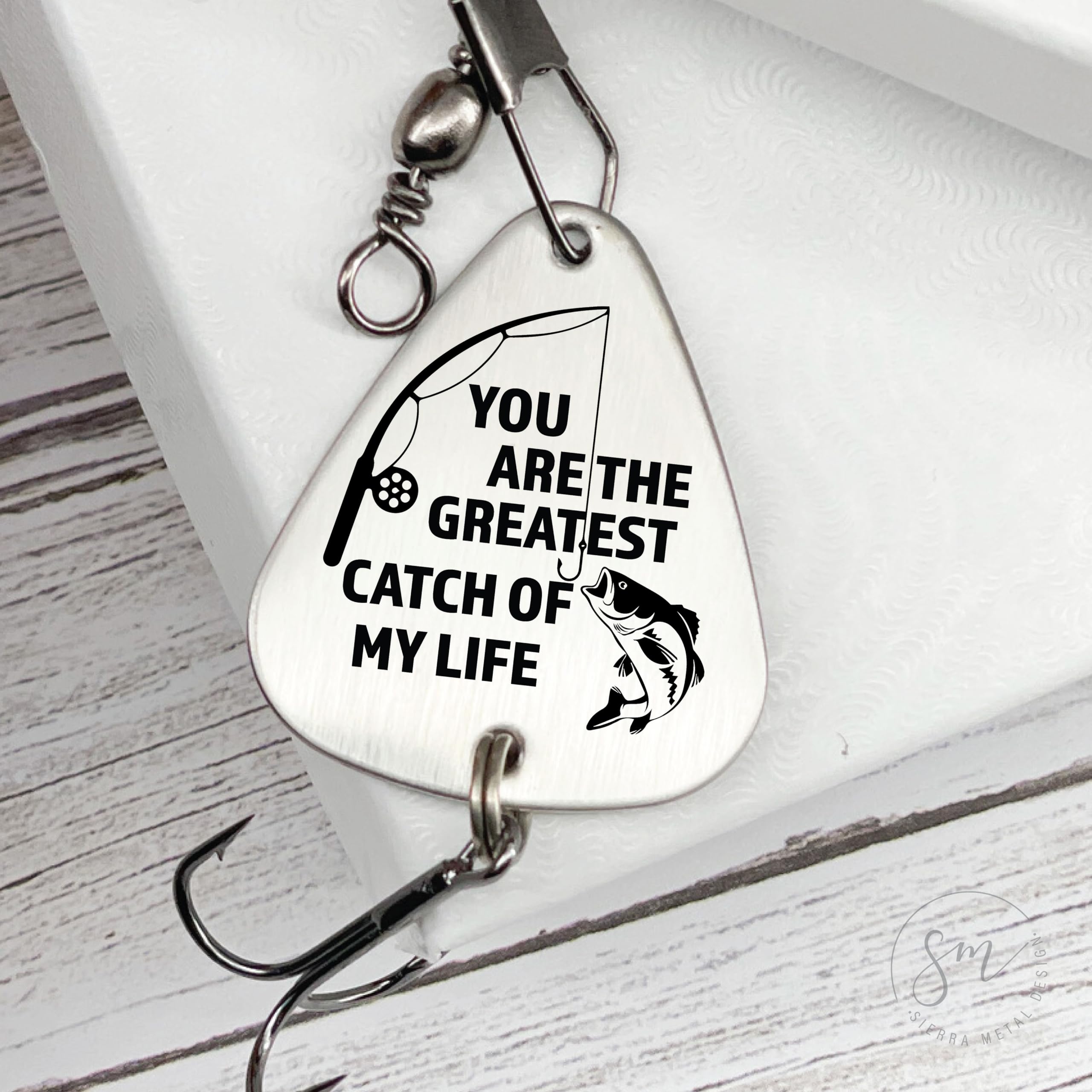 Keepsake tin containing the personalized lure