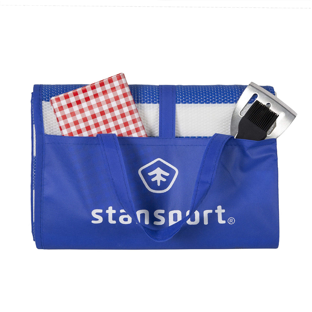 Stansport tatami mat in blue suitable for beach use and sunlit days.
