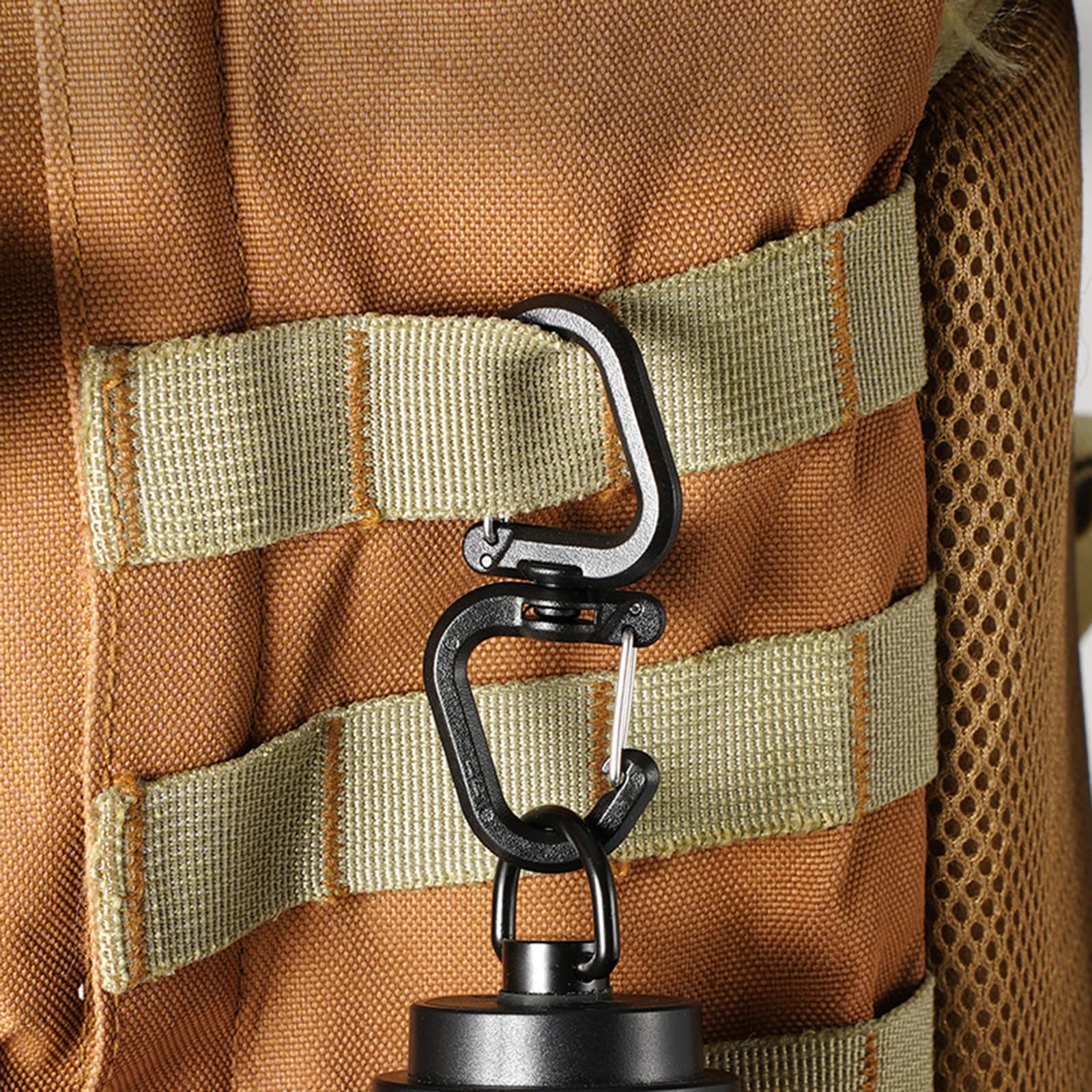 STBQHG dual carabiner with metal clasps stores keys neatly