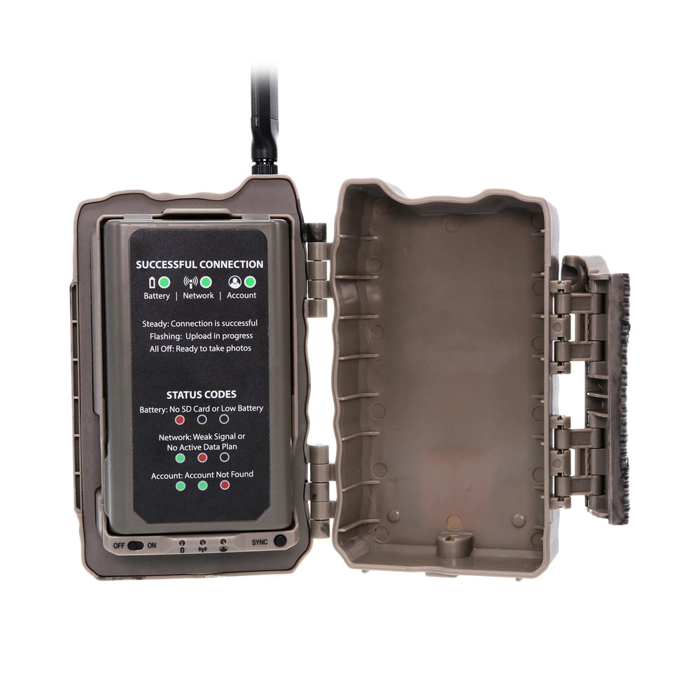 Stealth Cam Deceptor Max 16-battery power extends field sessions.