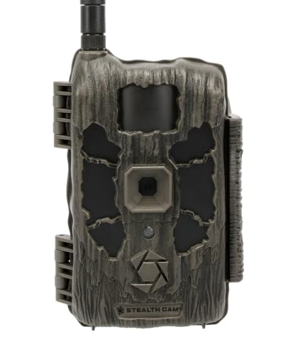 Stealth Cam Deceptor Max 2.0 night imaging captures nocturnal activity