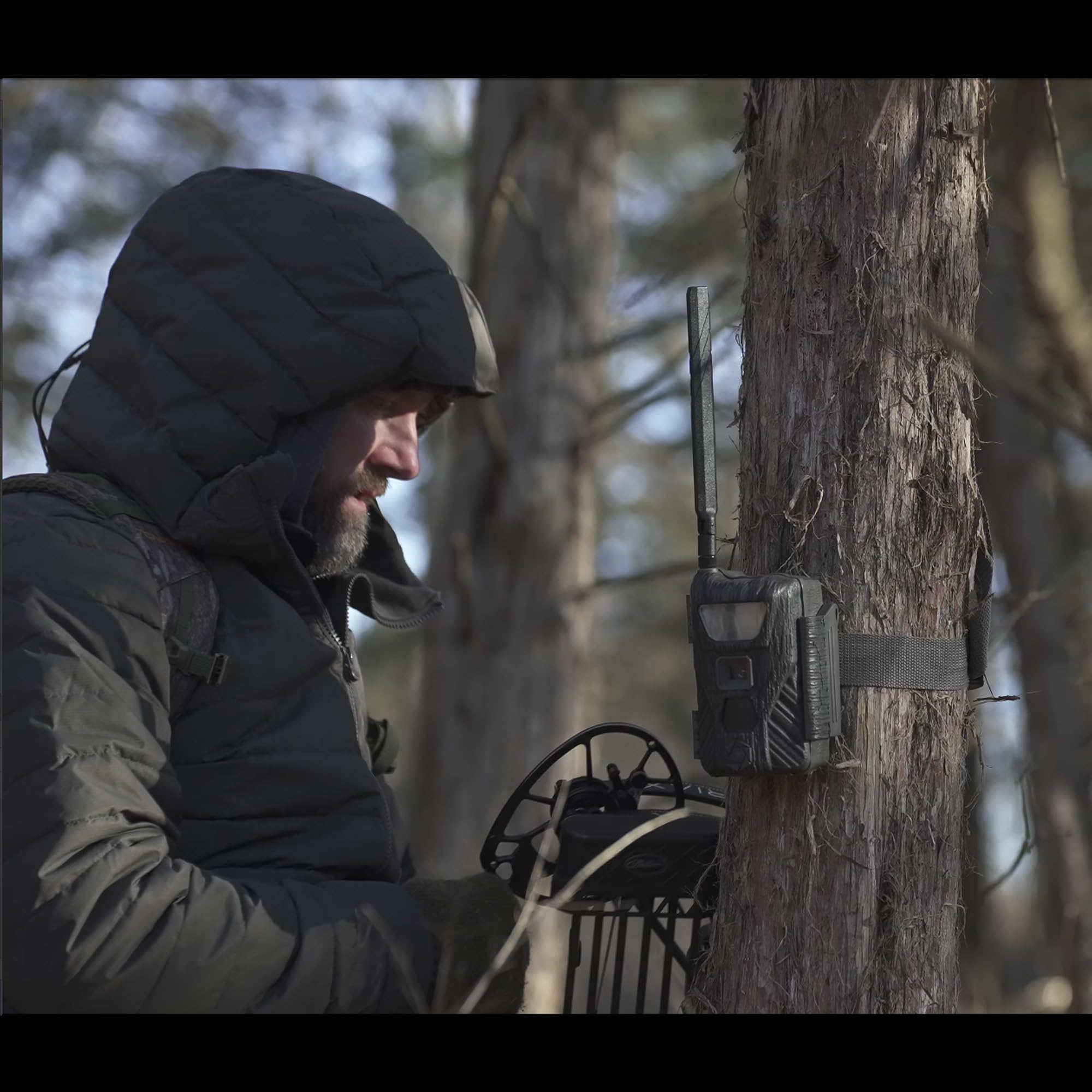 Stealth Cam Flashback 40MP uses external power with 12V DC jack.