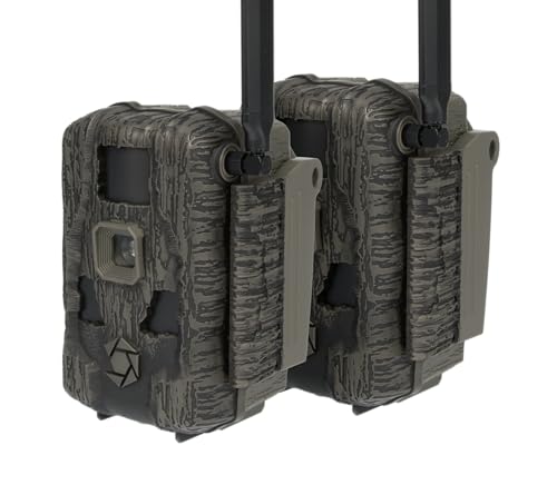 Stealth Cam Fusion Max 2.0 detection range image shows 100ft reach for wide-area coverage.