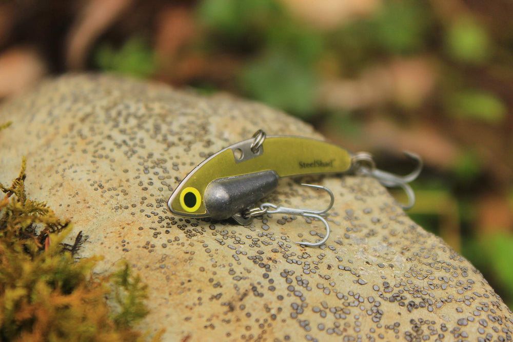 SteelShad Mini lipless crankbait in water shows vibrating action