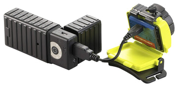 Streamlight 61607 Double Clutch headlamp face-cap access close-up glove-friendly operation