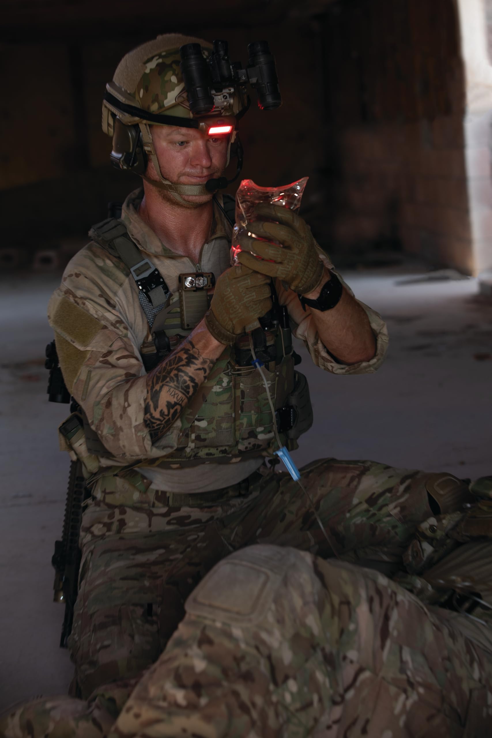 Streamlight Bandit USB-rechargeable setup with included cable for easy charging.