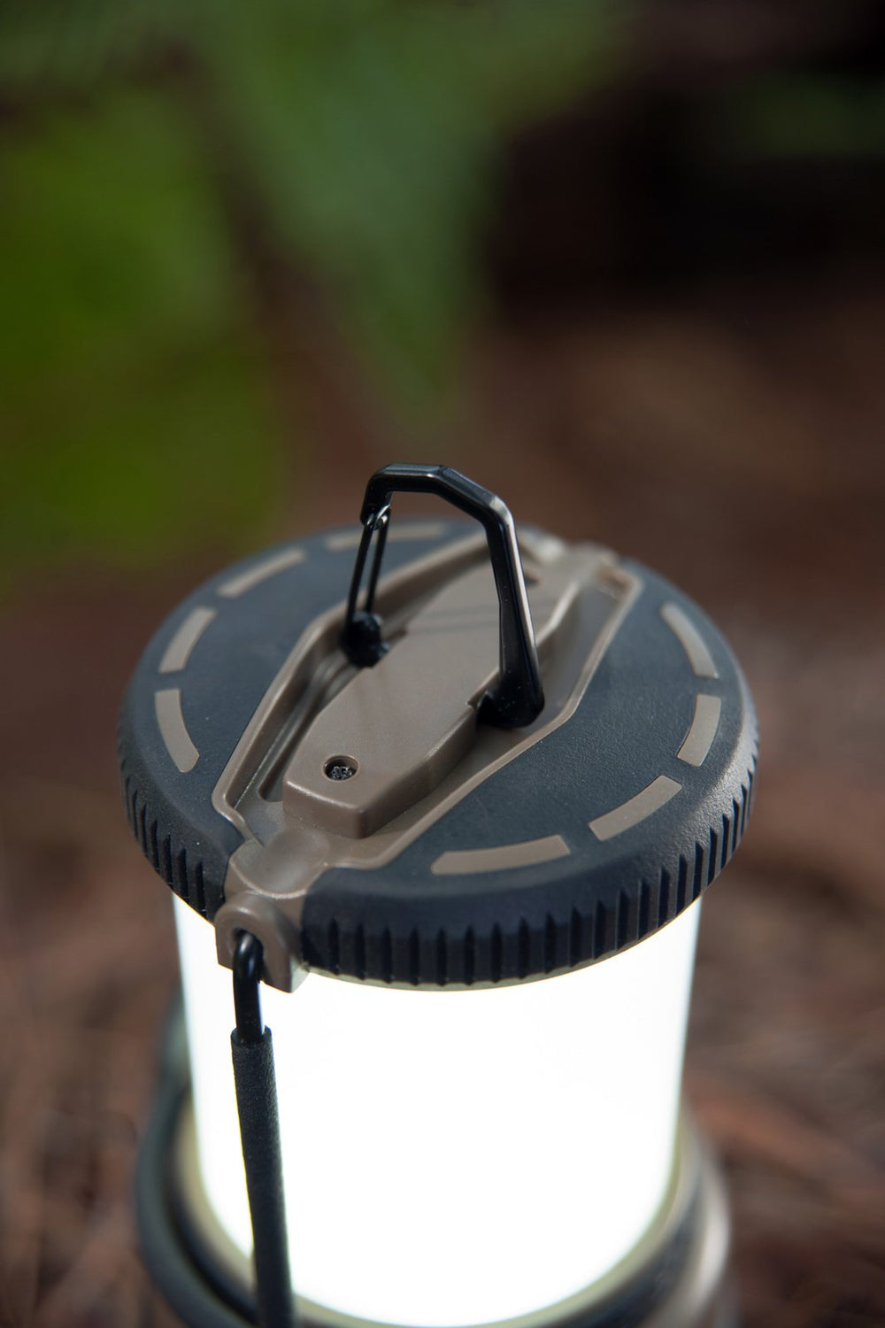 Streamlight Siege runs on 3 D alkaline batteries for extended use
