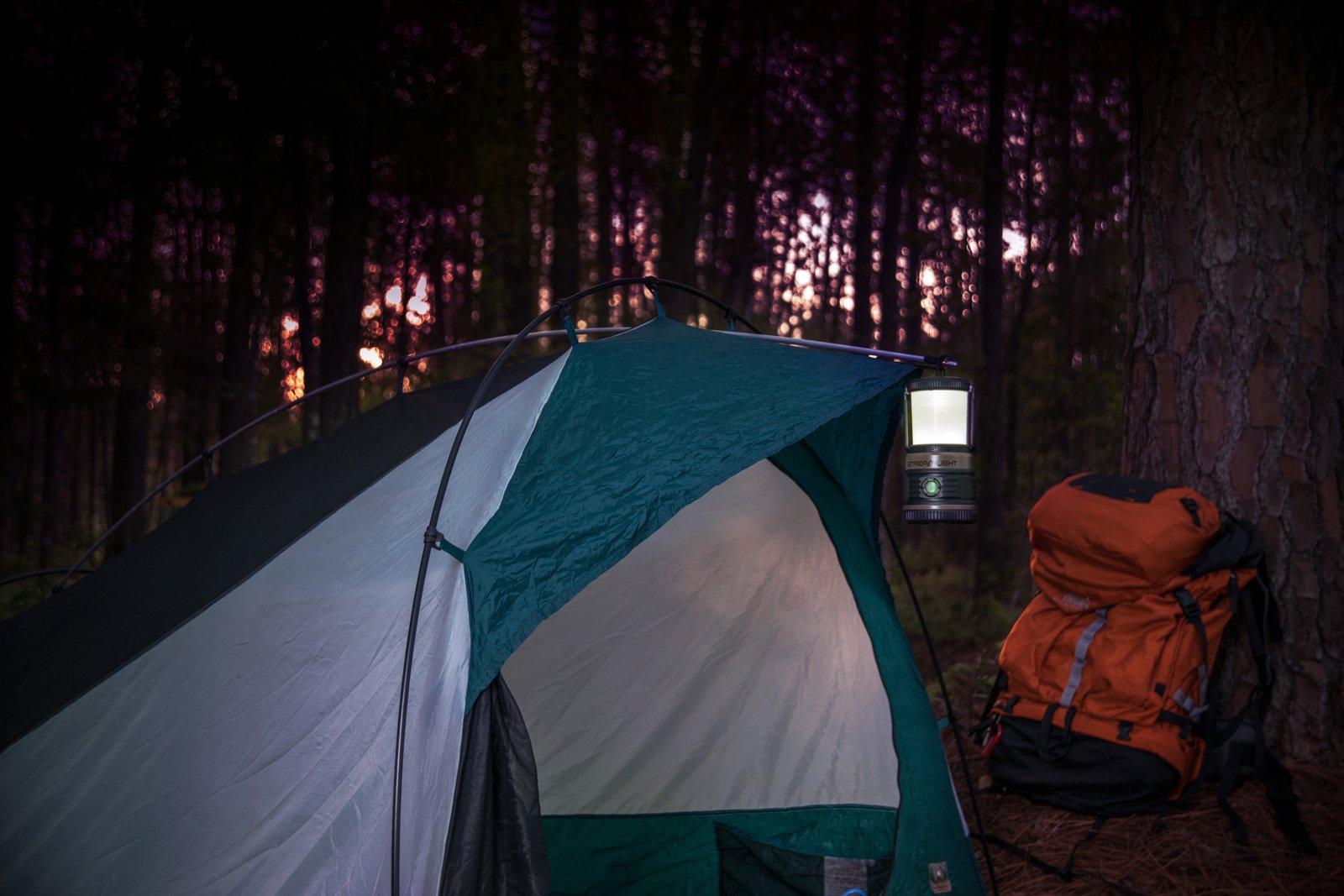 Streamlight Siege SOS mode signals for help in emergencies