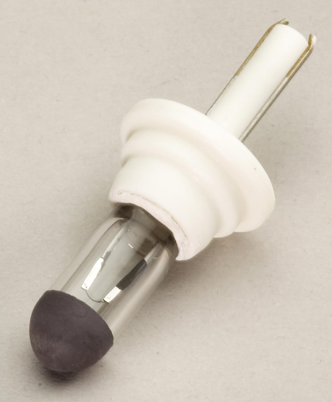 Streamlight 90314 packaging, genuine Division 2 bulb ready for rapid replacement.