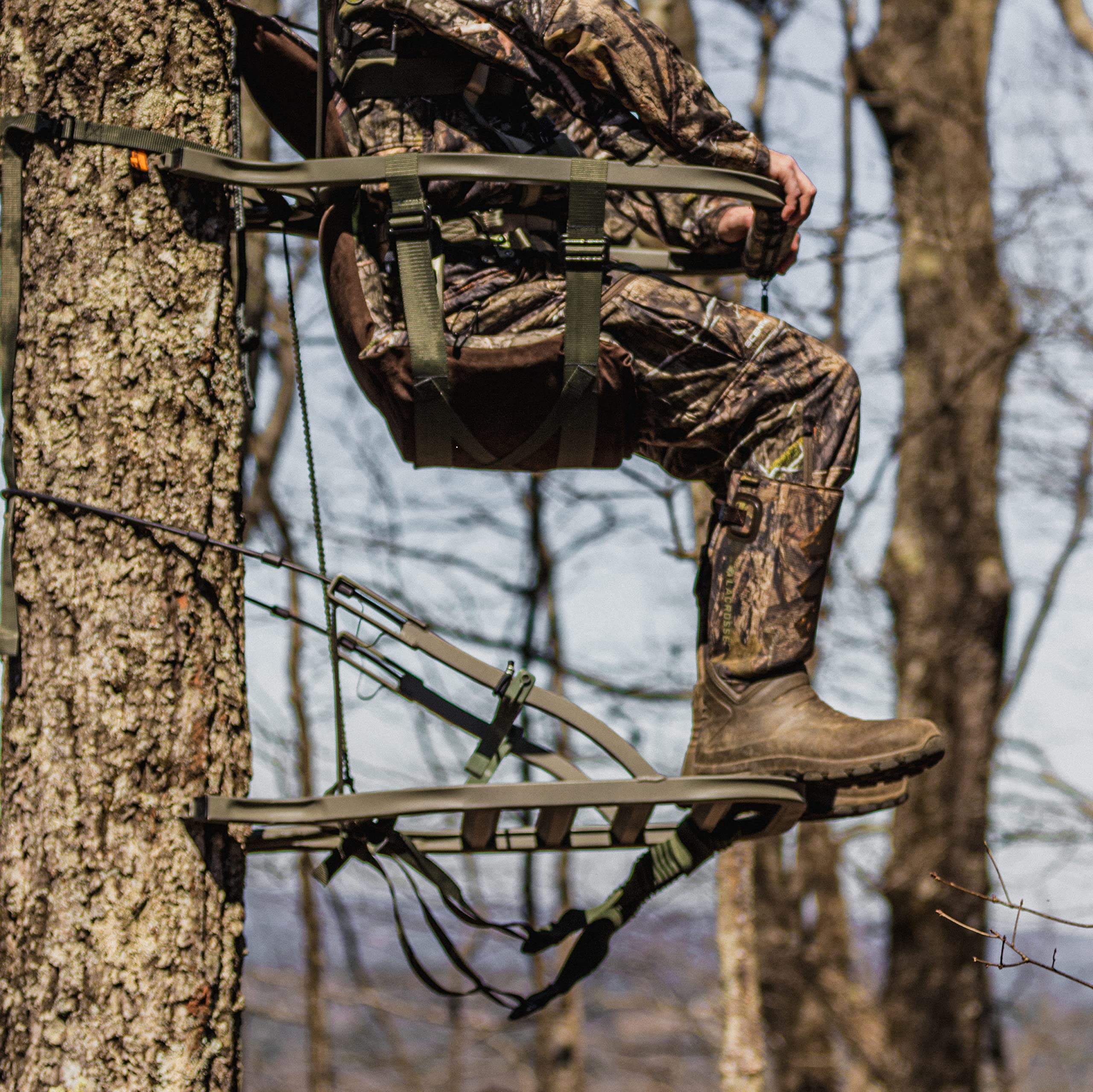 Mounted treestand suspension system and straps