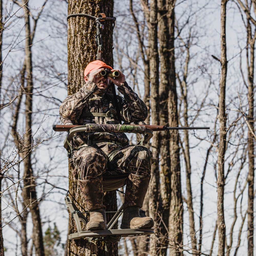 Summit Treestands Viper SD Dead Metal SD technology quiets metal contact.