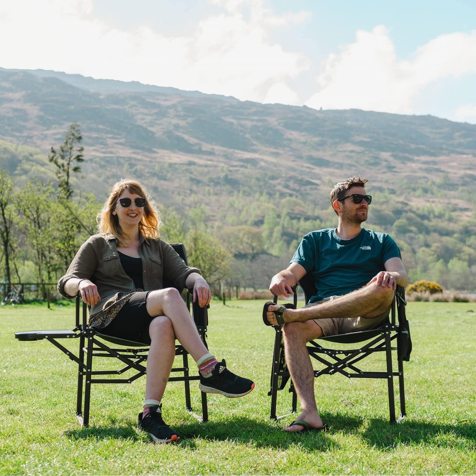 SunnyFeel portable folding chair packs compactly for travel and storage.