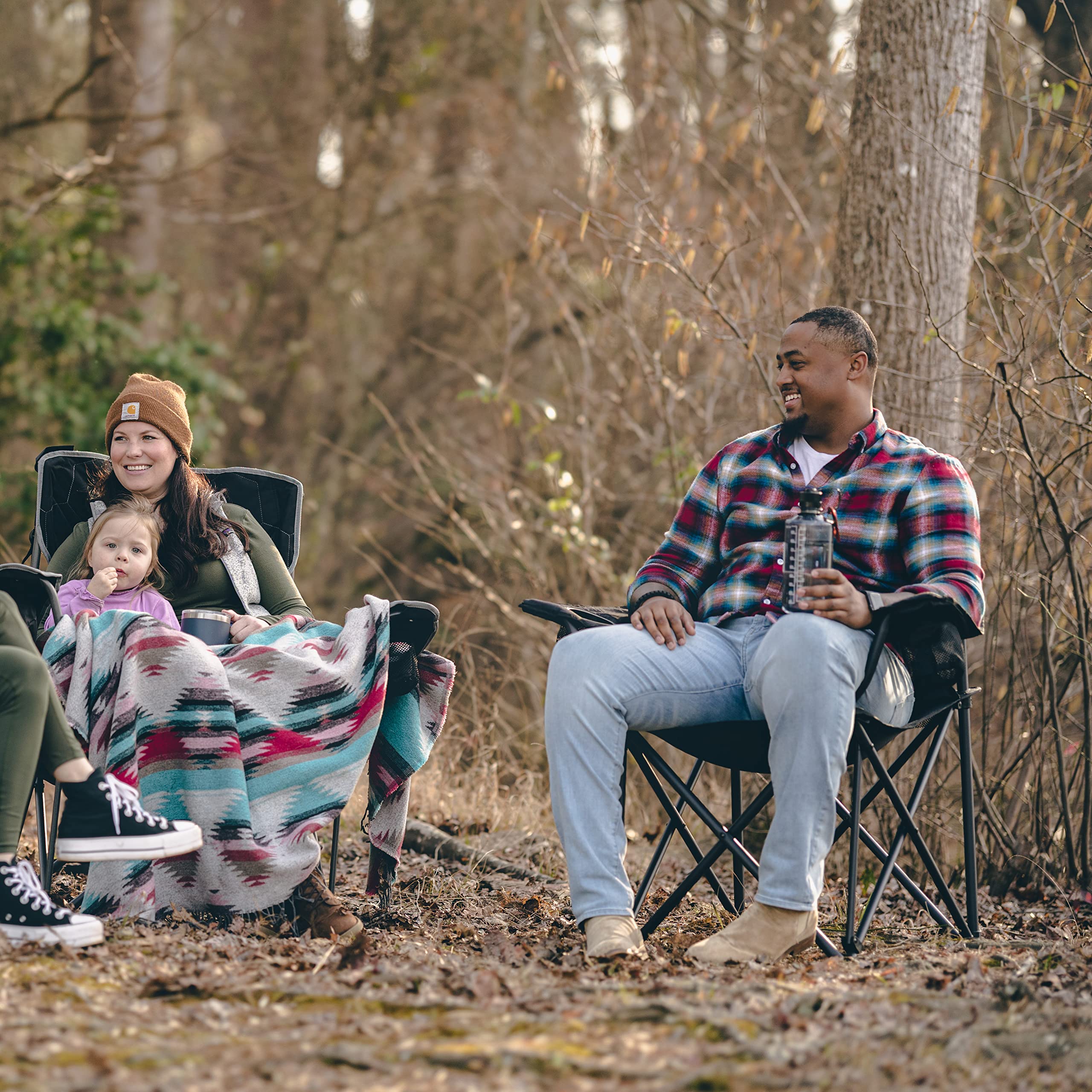 SunnyFeel XXL chair cup holders keep drinks handy on outings.