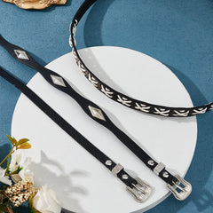 Close-up of 8–15mm wide hat band with clasp