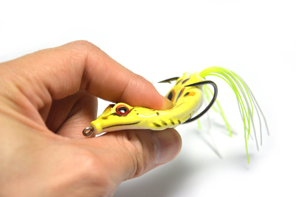 Frog crankbait with 5.45 cm length and 12.3 g weight 05