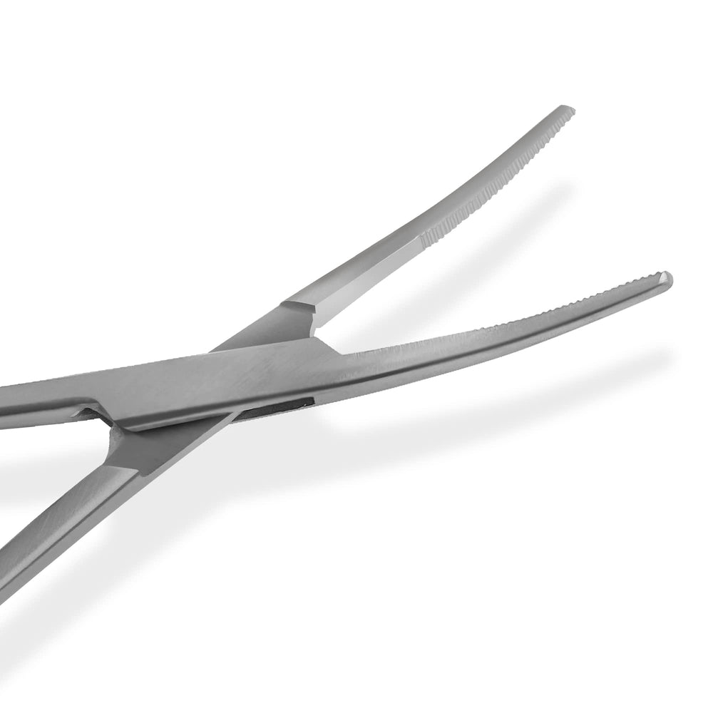 Close up of curved forceps jaws serrated