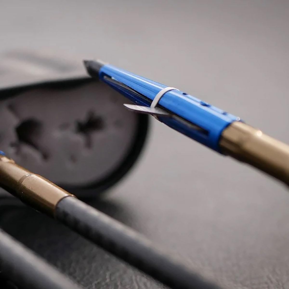 Swhacker Levi Morgan blue broadhead showing easy screw-on setup.