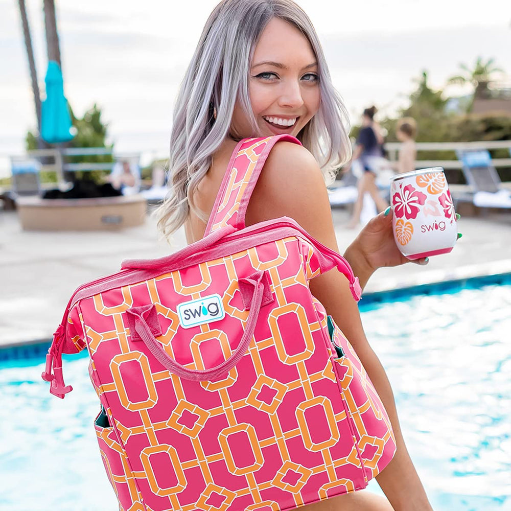 Swig Life Packi Cloud Nine color variant adds style to outdoor trips.