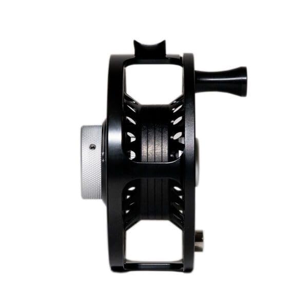 Contoured handle with counterweight on Swing reel