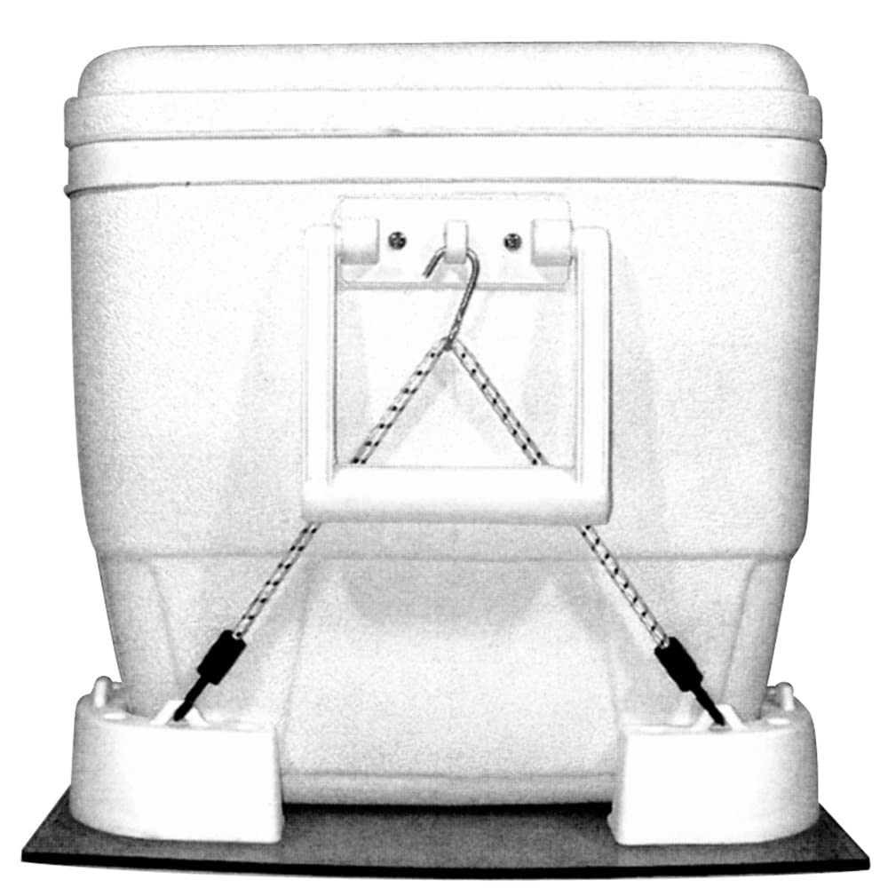 The T-H Marine CMK-1-DP UV-resistant corner bracket withstands outdoor sun exposure.