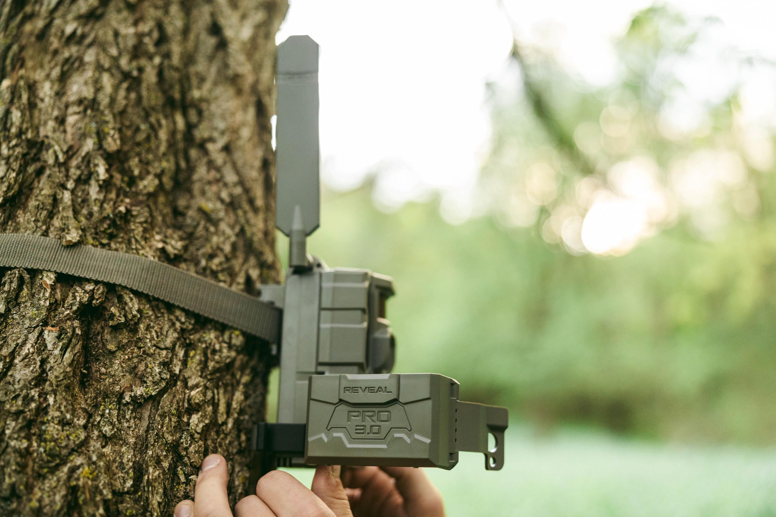 TACTACAM Reveal Pro 3.0 Wi-Fi app for quick setup and remote viewing.