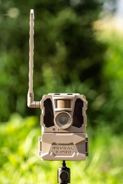 TACTACAM Reveal X PRO 12 AA or lithium cartridge compatibility supports extended field operation