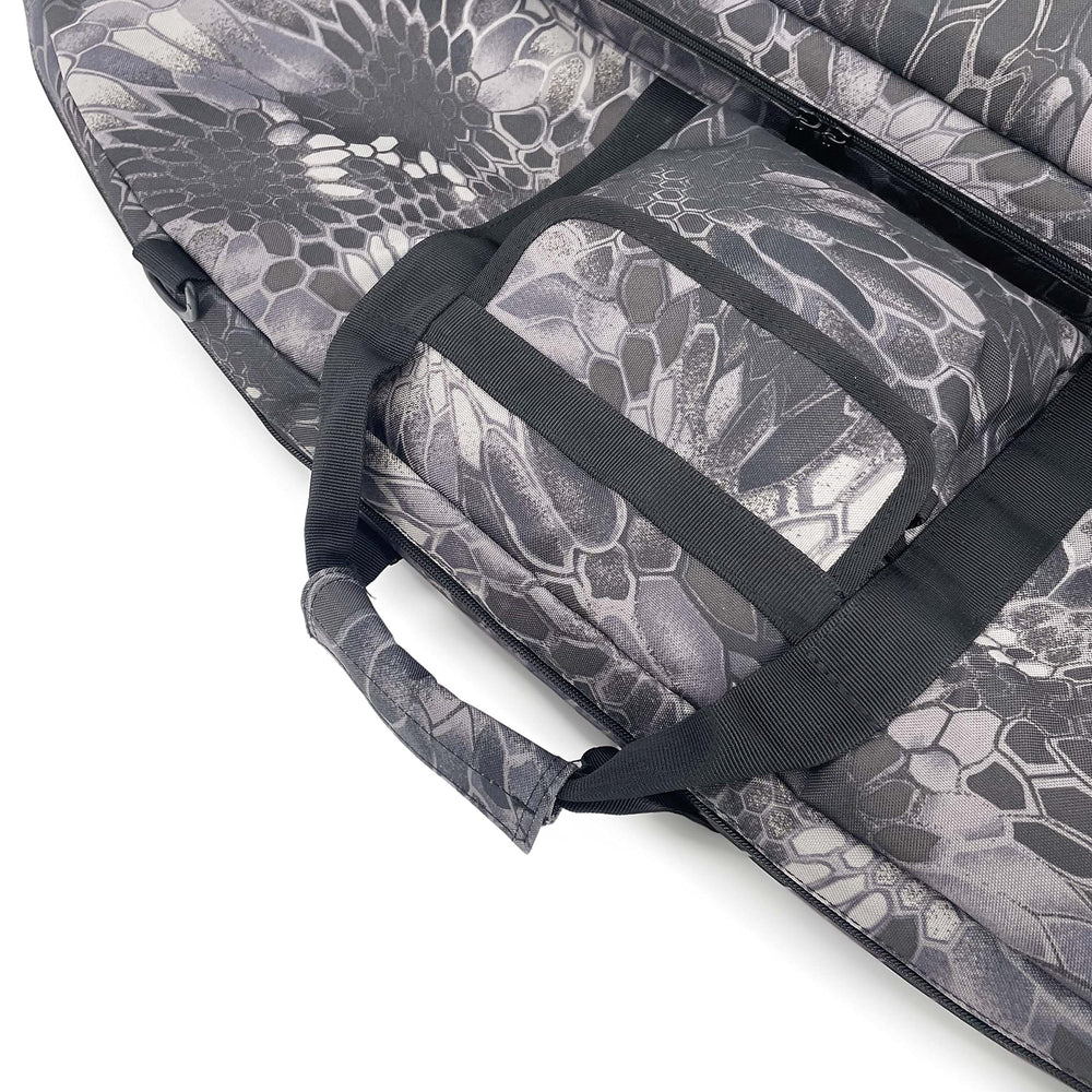 TaktZeit bow case reinforced seams provide durable protection for rugged use.