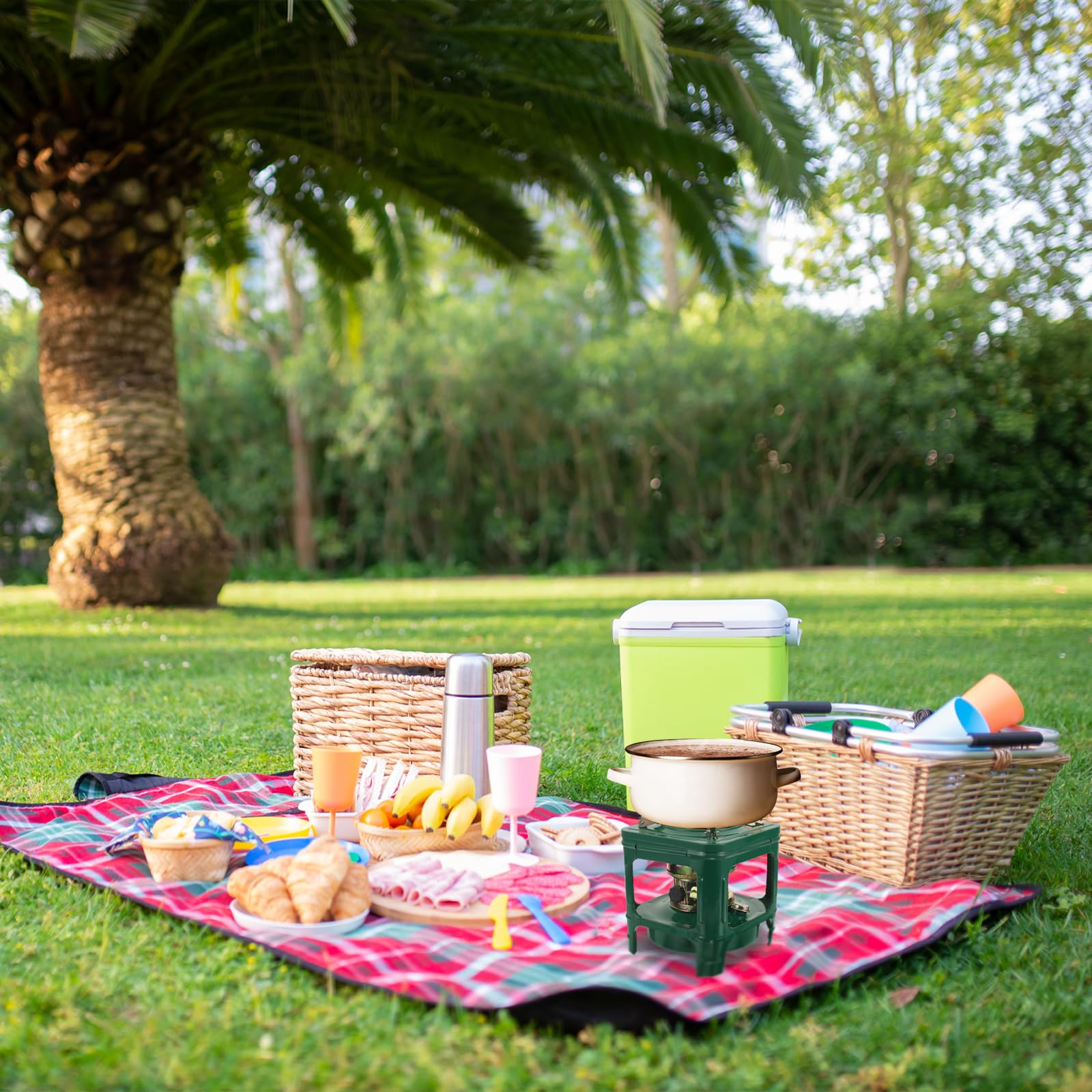 TEHAUX sturdy base and secure lid ensure safe use on various surfaces.