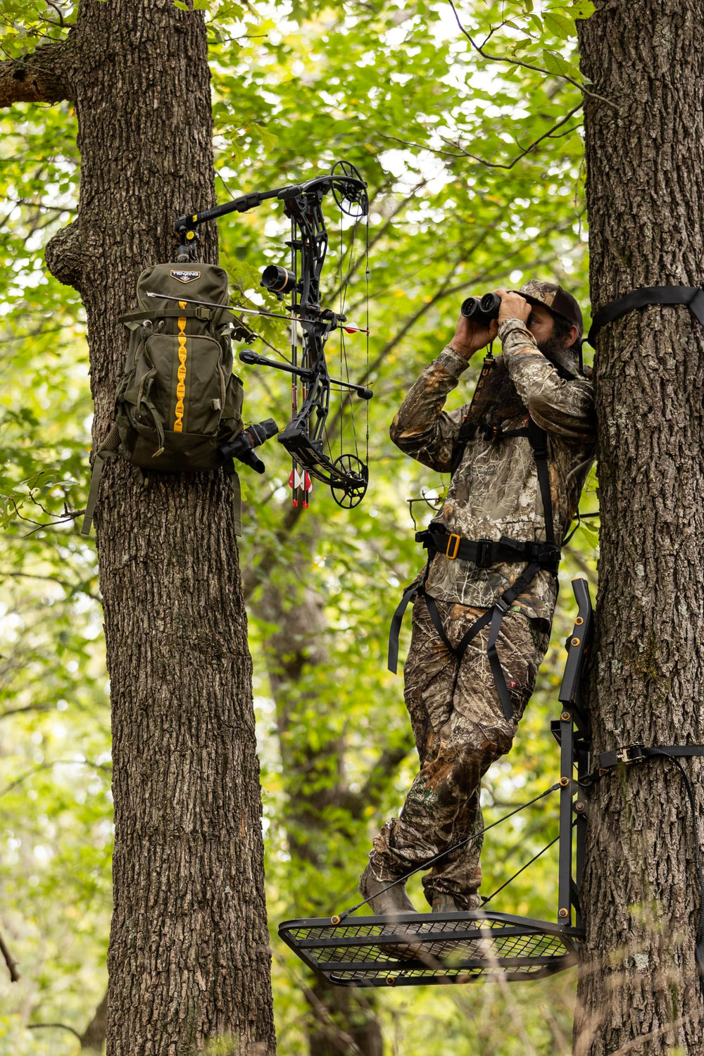 TENZING 1200 Whitetail Day Pack hydration compatibility supports hands-free hydration.