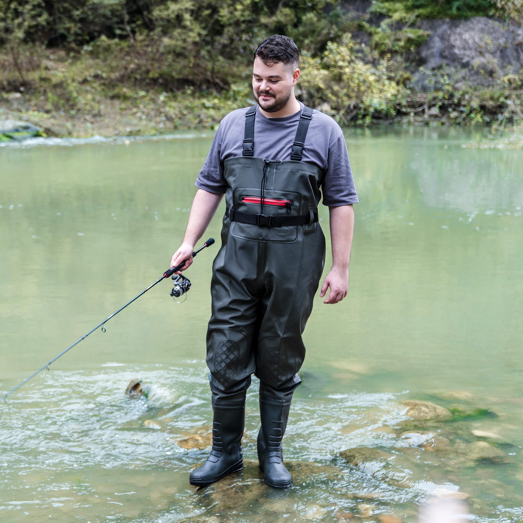 Inside pocket with waterproof zipper and drawstring waist in TerraTrax waders