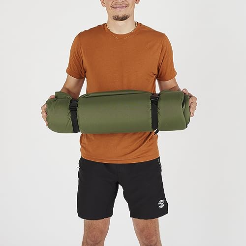 Full length zipper on TETON Junior bag allows versatile use.