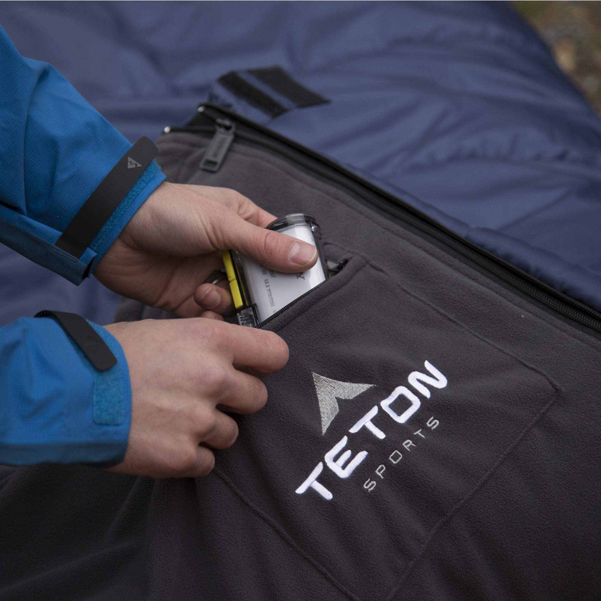TETON Sports Polara no-snag two-way zippers for easy adjustments.