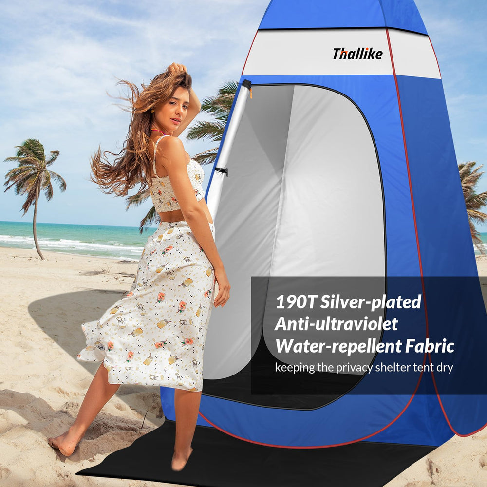 Thallike extended-floor-mat interior keeps surfaces clean after showers.