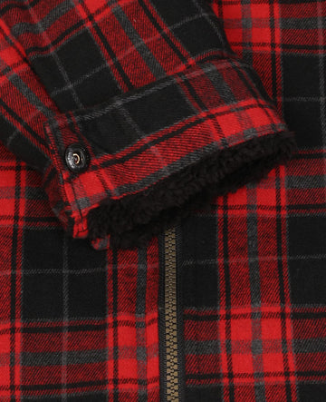 ThCreasa flannel jacket is easy to machine wash and care for