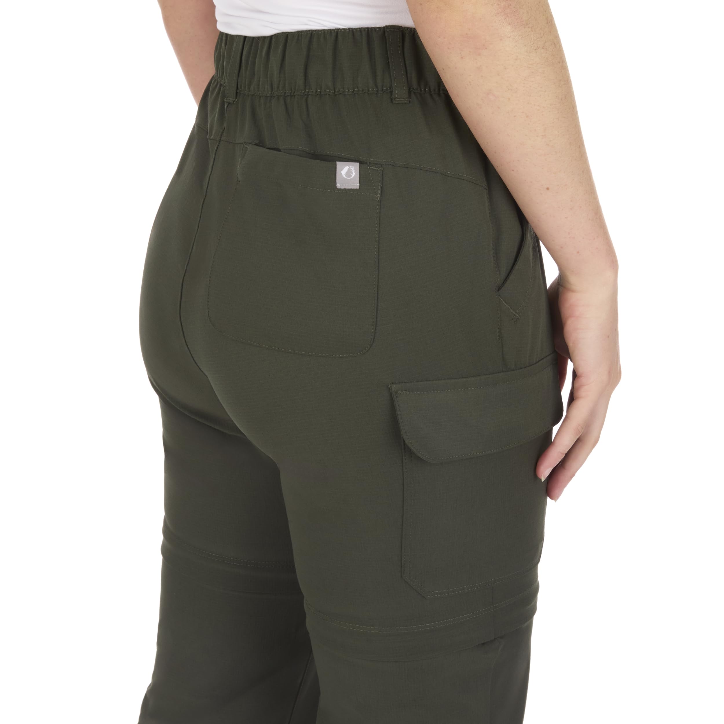 Internal elastic waistband delivers comfort and a secure feel during movement.