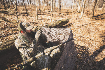 The Grind Knee Blind features 35-inch stakes for stable setup.
