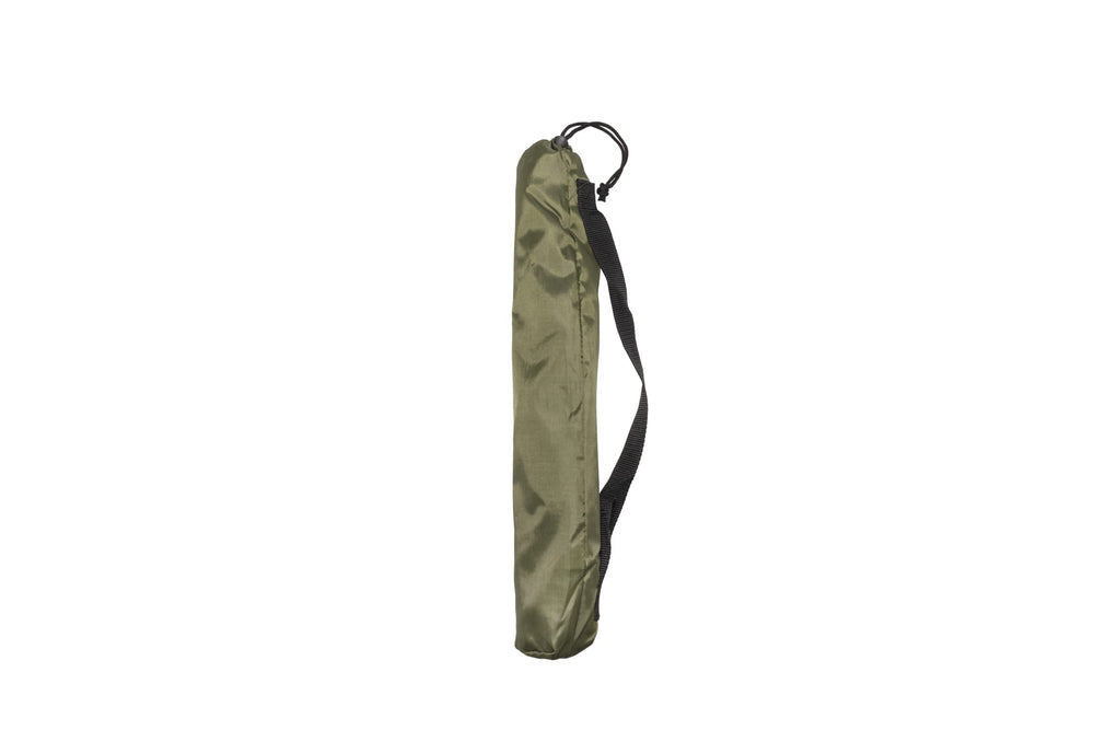 The Grind Knee Blind carrying bag with shoulder strap simplifies transport.