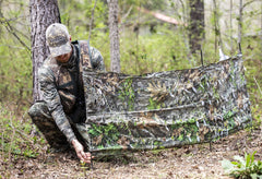 The Grind Knee Blind collapsible setup enables fast field deployment.