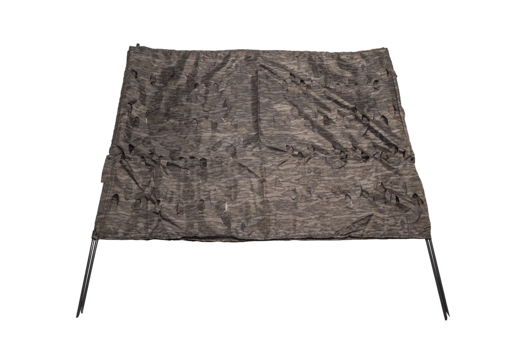 The Grind Knee Blind conceals two hunters for stealthy field moves.