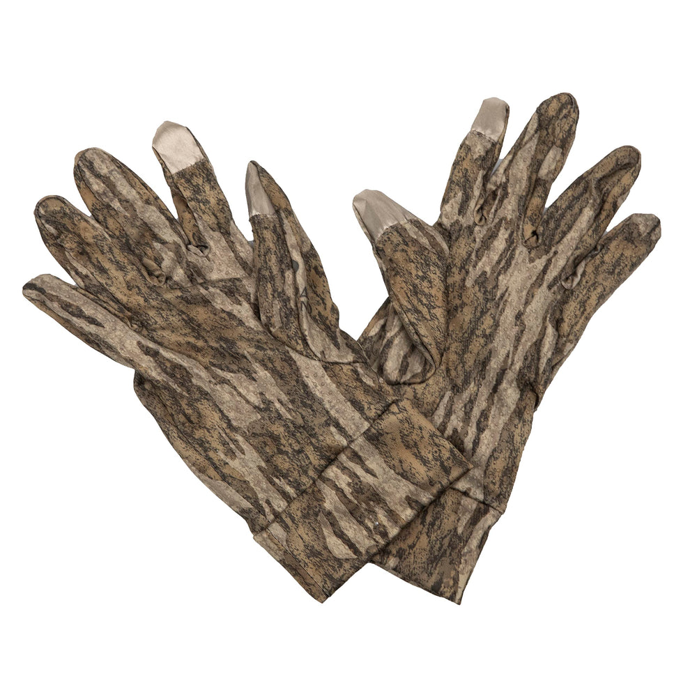 The Grind MO Bottomland Turkey Gloves pull-on design for quick concealment in the field.