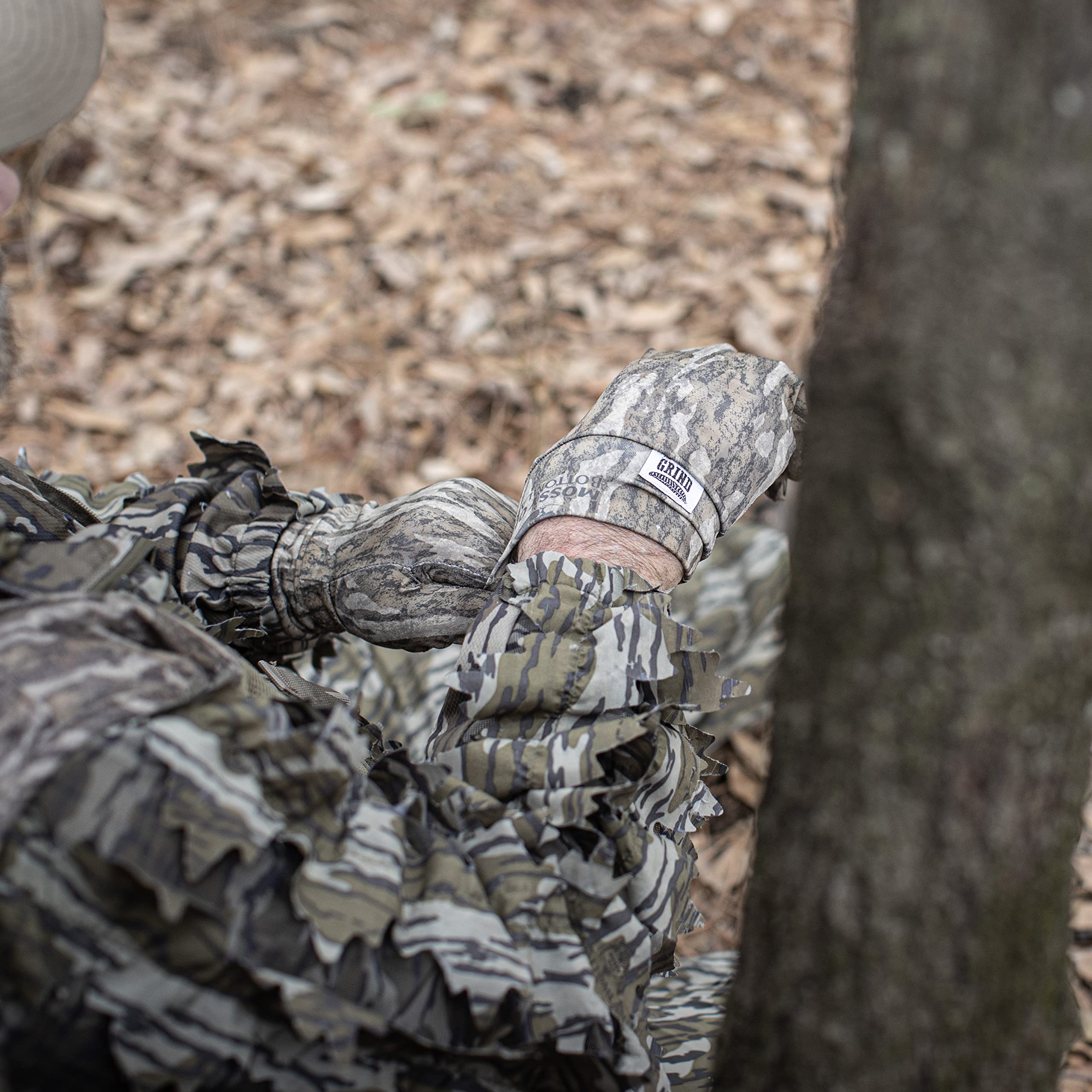 The Grind MO Bottomland Turkey Gloves use lightweight fabric for breathable wear.
