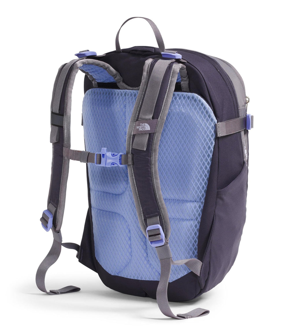 The North Face Basin 15L hydration sleeve for easy water on long hikes.