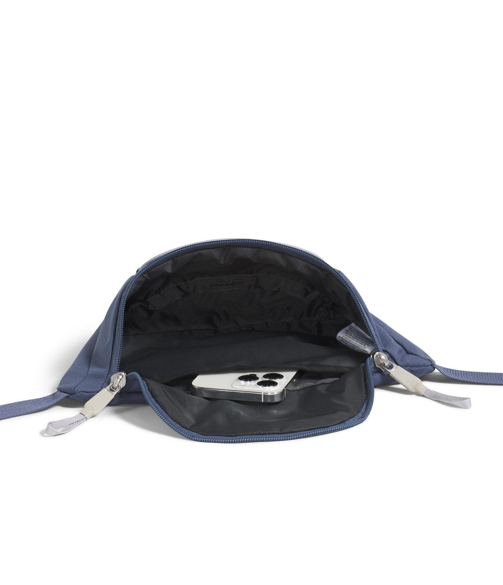 The North Face Jester Lumbar Pack dimensions and 19–49 inch strap support versatile fit.