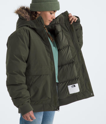 The North Face Teen McMurdo relaxed fit enables easy layering and mobility