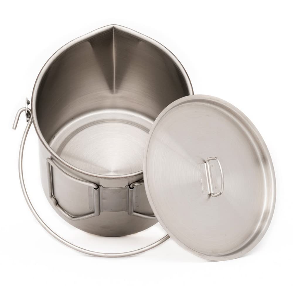 The Pathfinder School lid with D-ring closeup emphasizes rugged lid hardware.