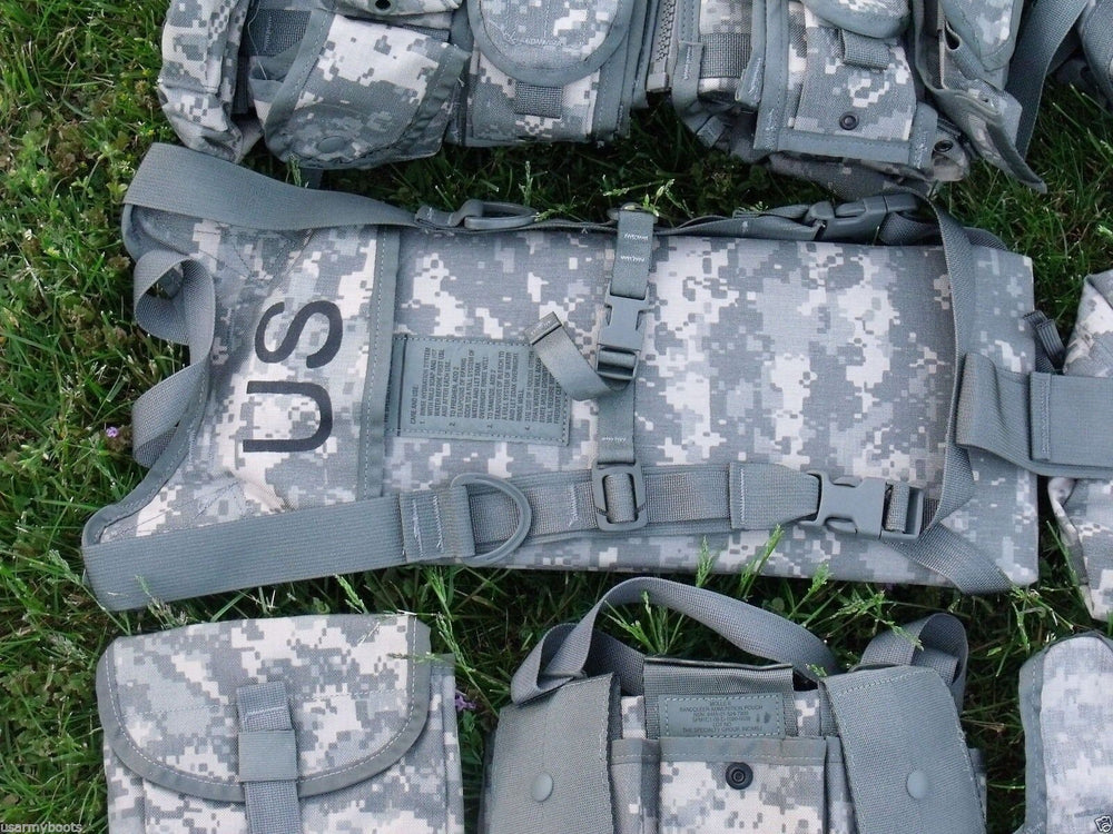 The Specialty Group USGI hydration pack dual-zip design enables quick access.