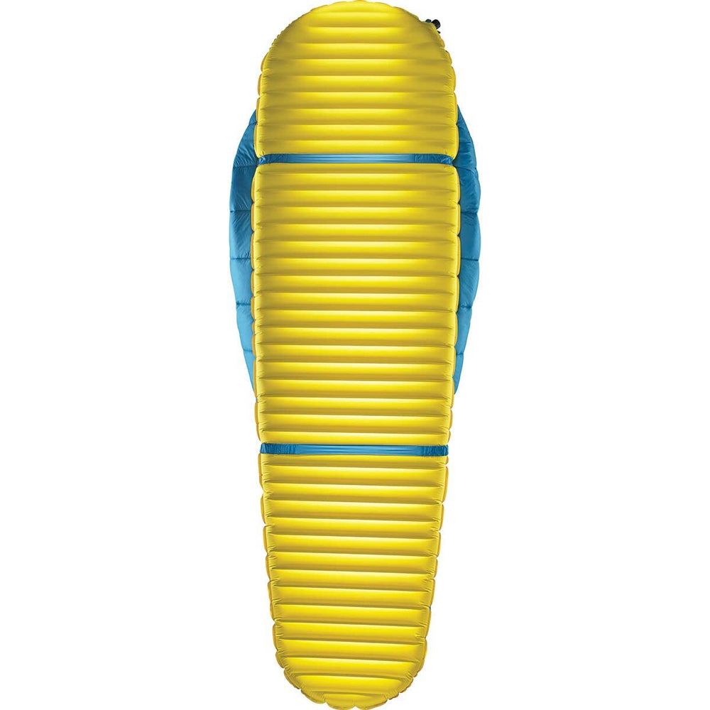 Anti-snag YKK zipper eases entry and prevents tears.