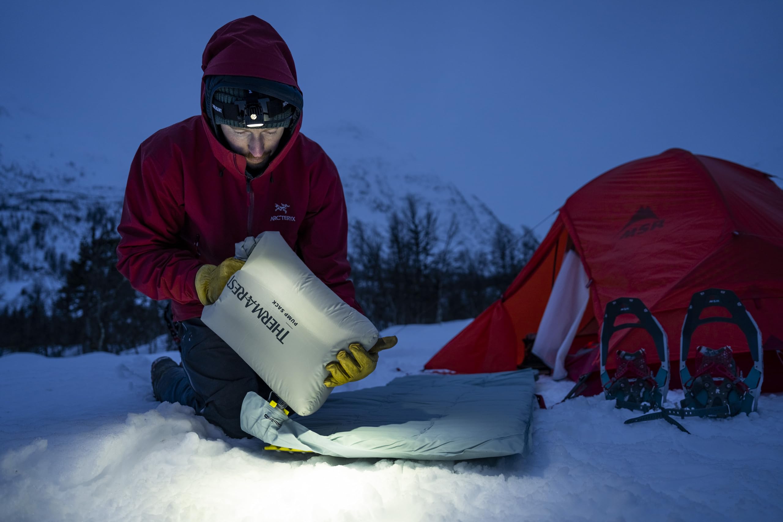 Therm-a-Rest NeoAir XTherm NXT MAX Regular Wide inflated for alpine comfort and warmth
