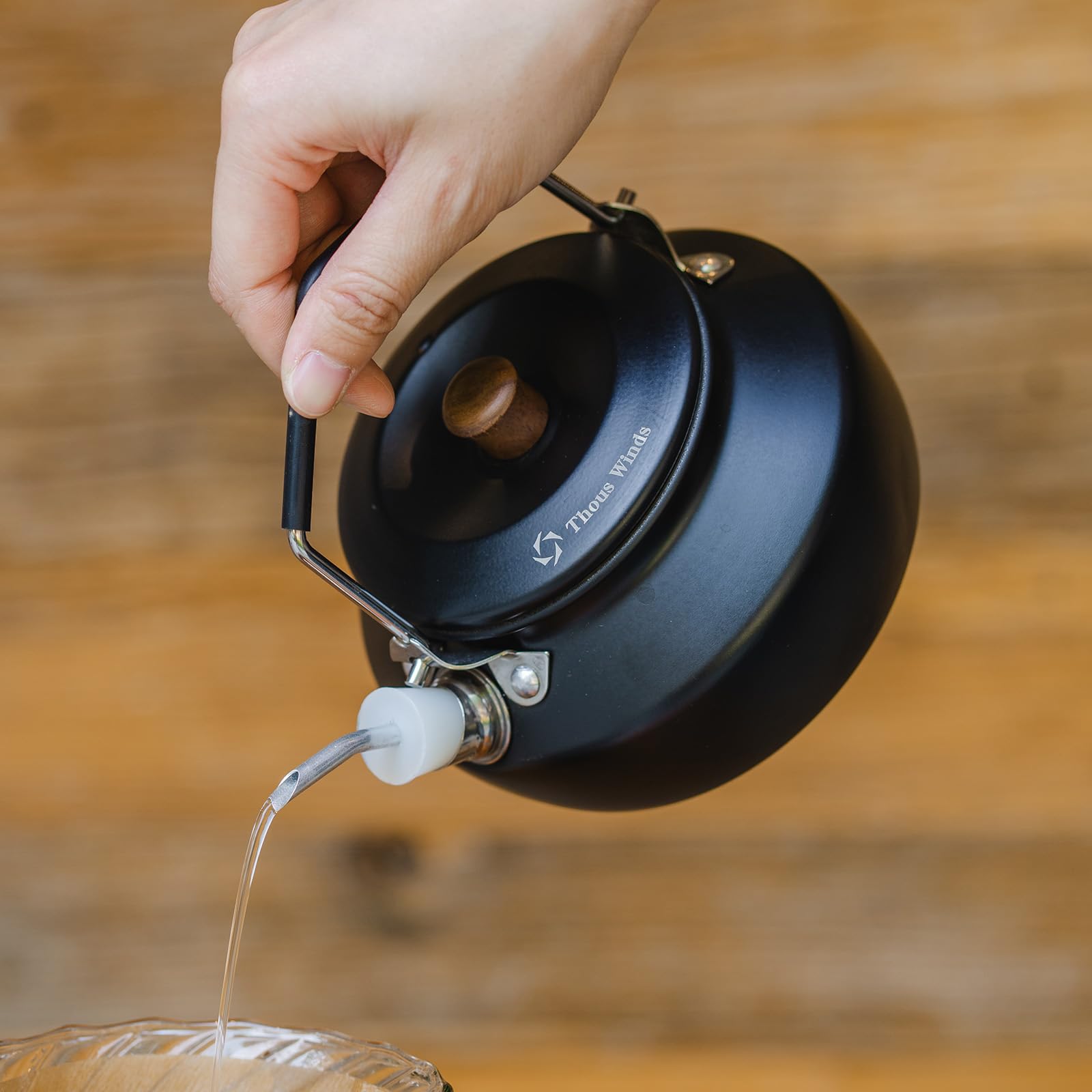 Thous Winds bottom-heat design kettle provides even heating on camp stoves