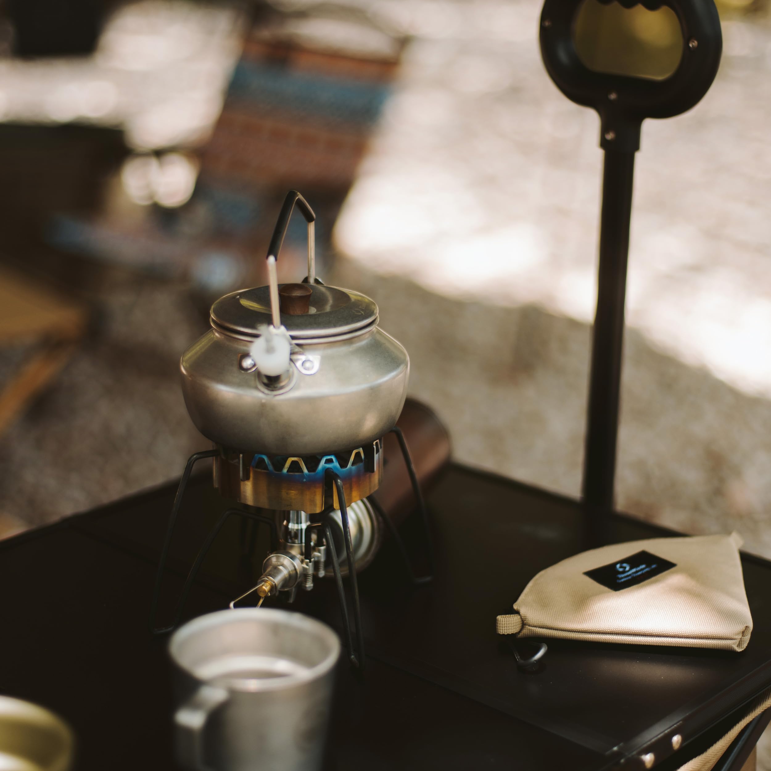 Thous Winds kettle induction-compatible design supports versatile heating.